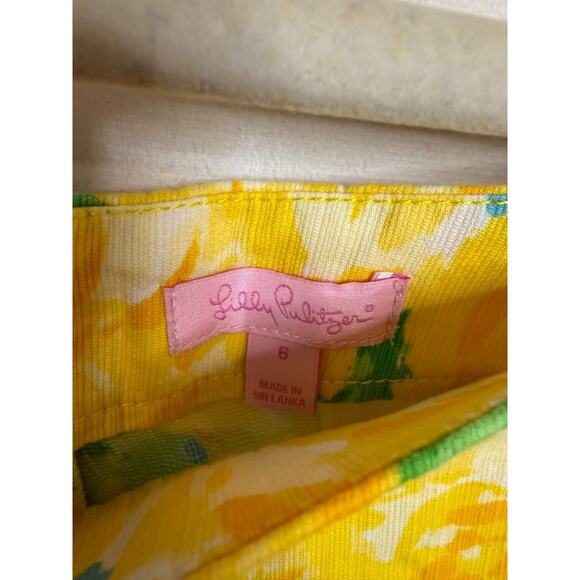 Lilly Pulitzer Shorts Size 6 Yellow Rose Print Back Zipper Preppy Cute Spring - Picture 5 of 7
